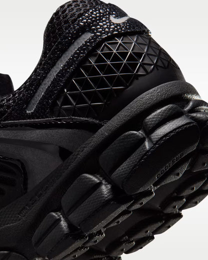 Vome 5's Black